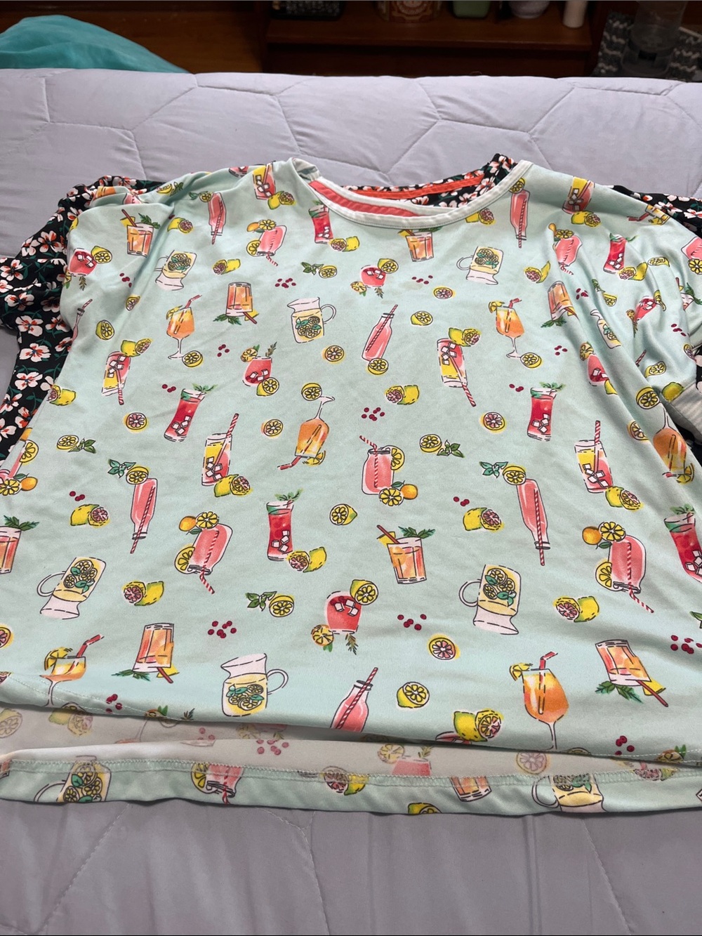 Floral Print Short Sleeve Top - Black with White & Coral Flowers Bundle